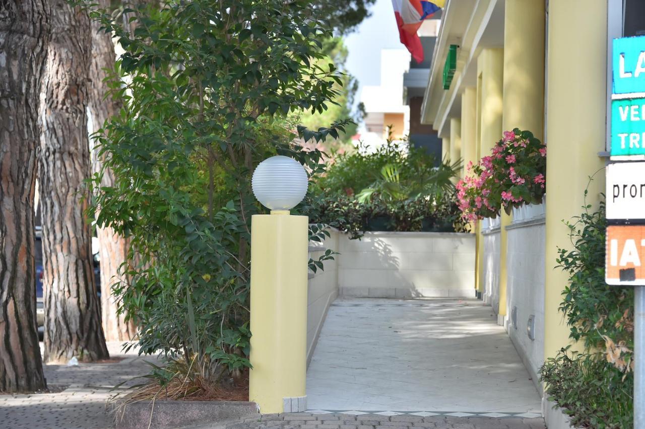 Hotel Golf ***S Bibione Bagian luar foto