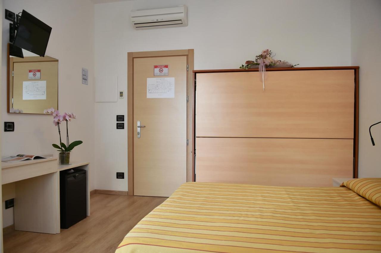 Hotel Golf ***S Bibione Bagian luar foto