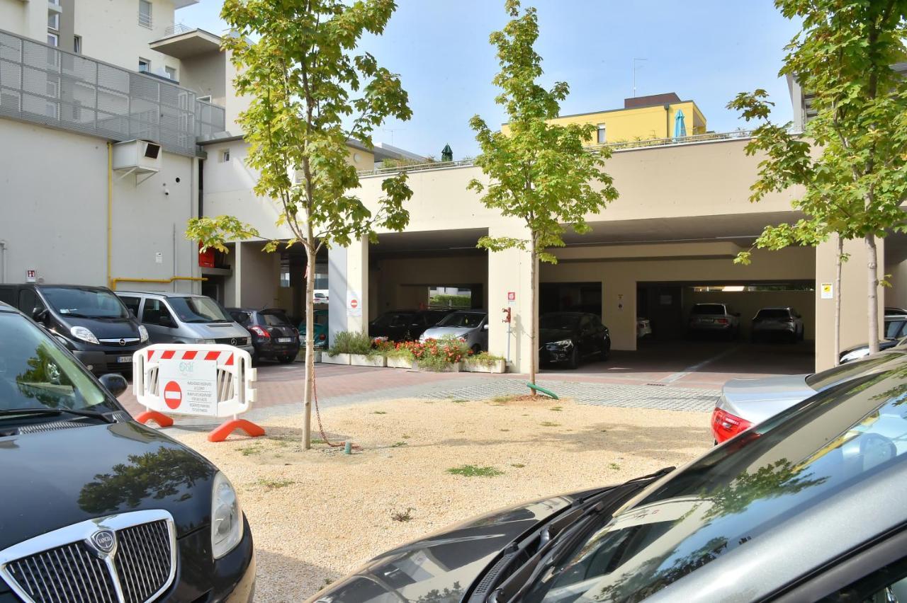 Hotel Golf ***S Bibione Bagian luar foto